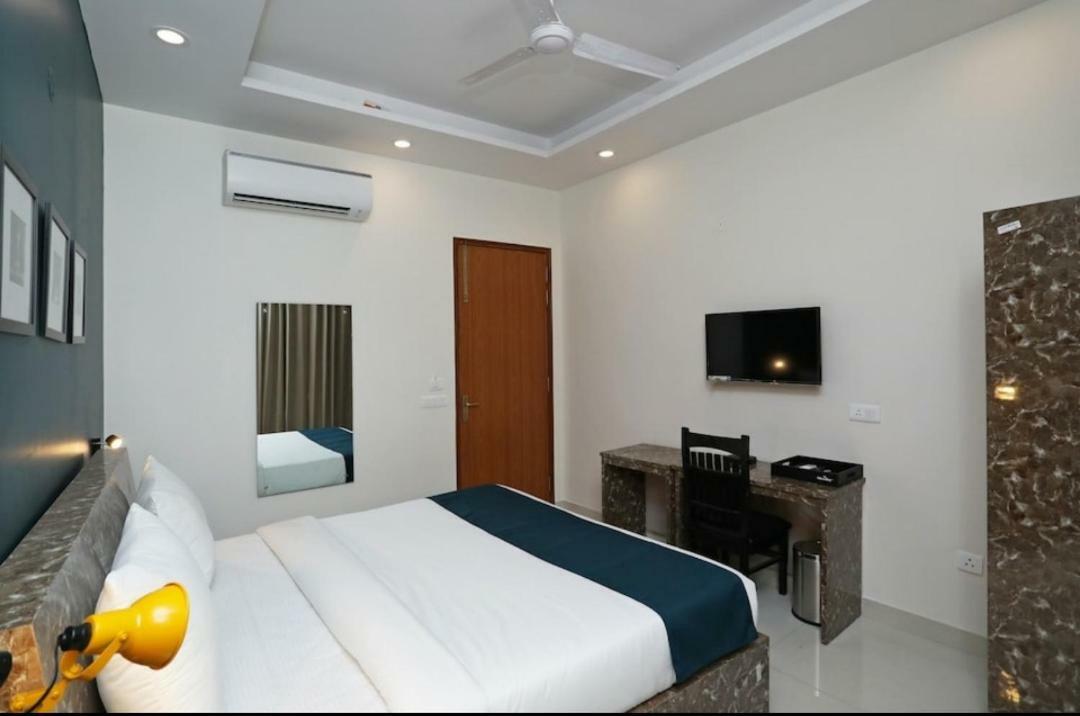 Hotel Galaxy Inn Gurgaon Luaran gambar